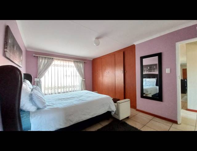 3 BEDROOM FREEHOLD TO LET IN MANDELA VIEW